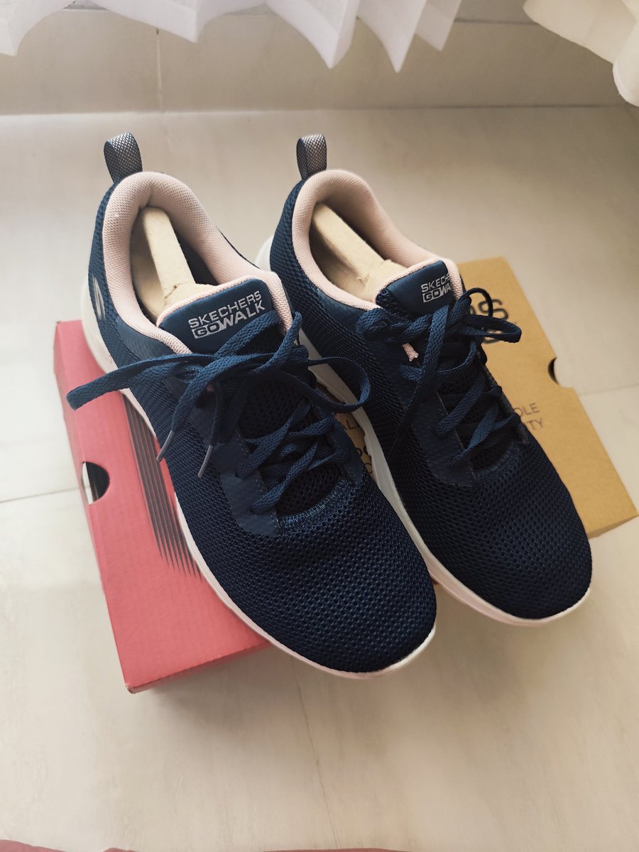 chchaesora's tweet photo. Kode 25

Sneakers skechers
Seri Gowalk
Size 40

💸 220k

Link shopee https://t.co/nnJgmx58U4 https://t.co/rWgIDt1O0M