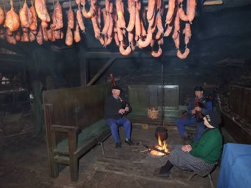 xa non se fan tiny desks coma os de antes