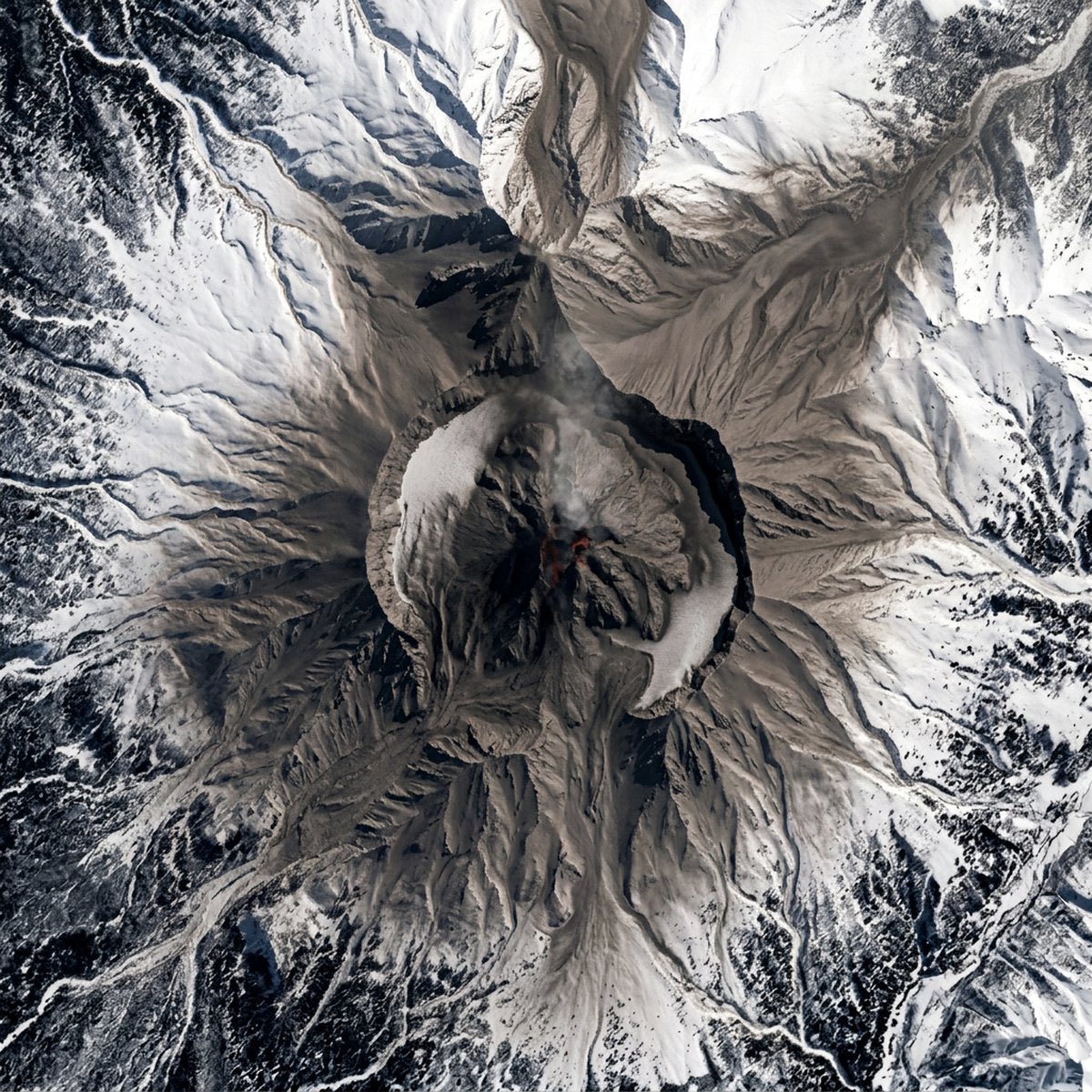 kaiykym's tweet photo. 【The Ash Veil】
Shiveluch Volcano, Kamchatka (March 12–13, 2026). In just 24 hours, the silent, snow-white peaks were rewritten into a slate-gray void by volcanic ash.
📍Shiveluch Volcano, Russia
🛰️Sentinel-2
#SatelliteArt #Shiveluch #Volcano #Kamchatka #DataArt #earthart https://t.co/JUORvuZntZ