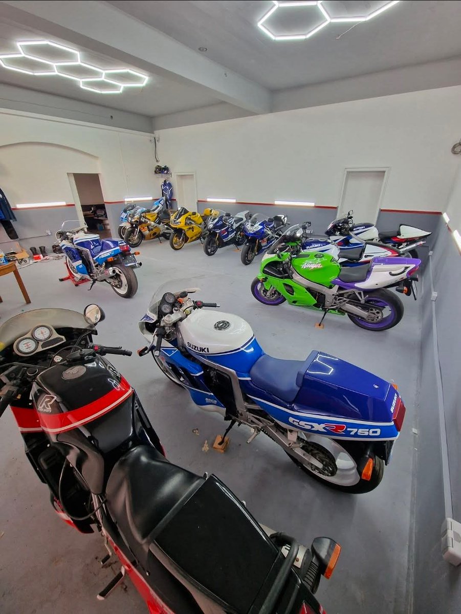 Thomas, le mec qui parle tjrs de moto là tweet media