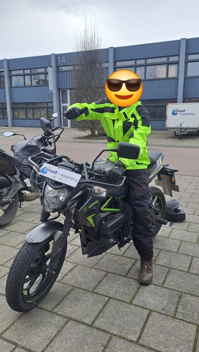 Renze Sinia tweet media