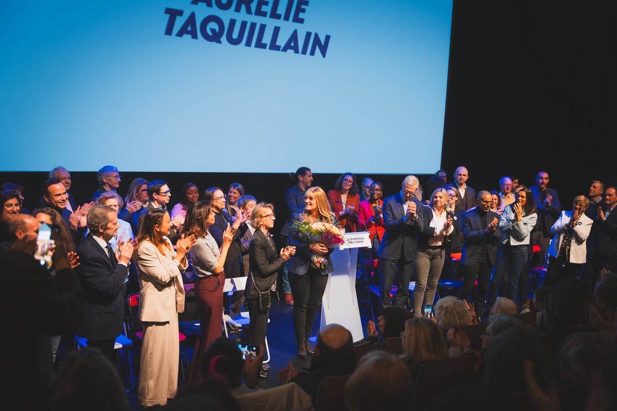 ATaquillain's tweet photo. Vous étiez encore très nombreux ce soir pour écrire avec nous l’avenir de #Courbevoie ! 

Merci de votre soutien et de votre énergie, qui nous donne ce dernier élan pour faire élire le renouveau sûr et serein. 

Ce dimanche, on compte sur vous, votez 1 ! 💙🗳️ https://t.co/WuAmbx1dS7