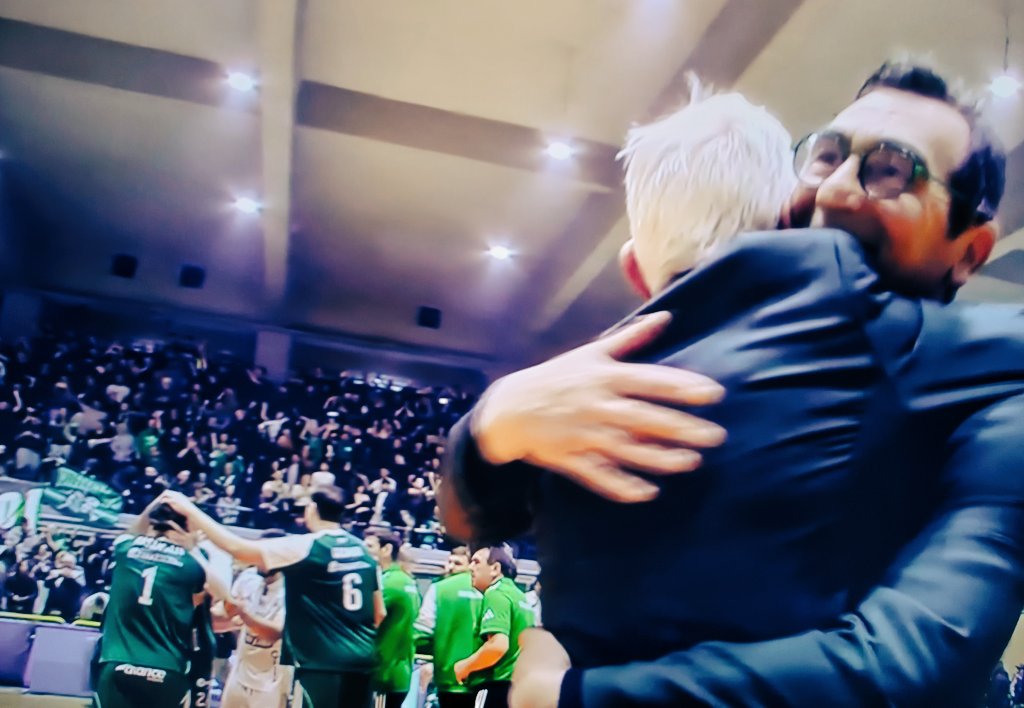 Patrinos2000's tweet photo. Ακόμα ένα μονοτμηματικό γαμήσι #paovolley https://t.co/bM9ecrmxIx
