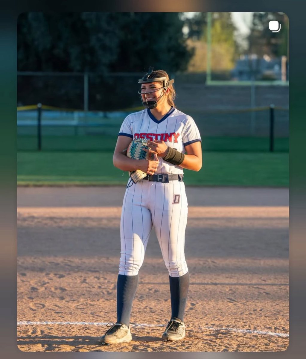 MiaJimenez2028's tweet photo. Blessed to play the Game I Love . Sophomore season the grind continues class of 2028 ✝️✝️🥎🥎. https://t.co/vbU4lOnLfB
