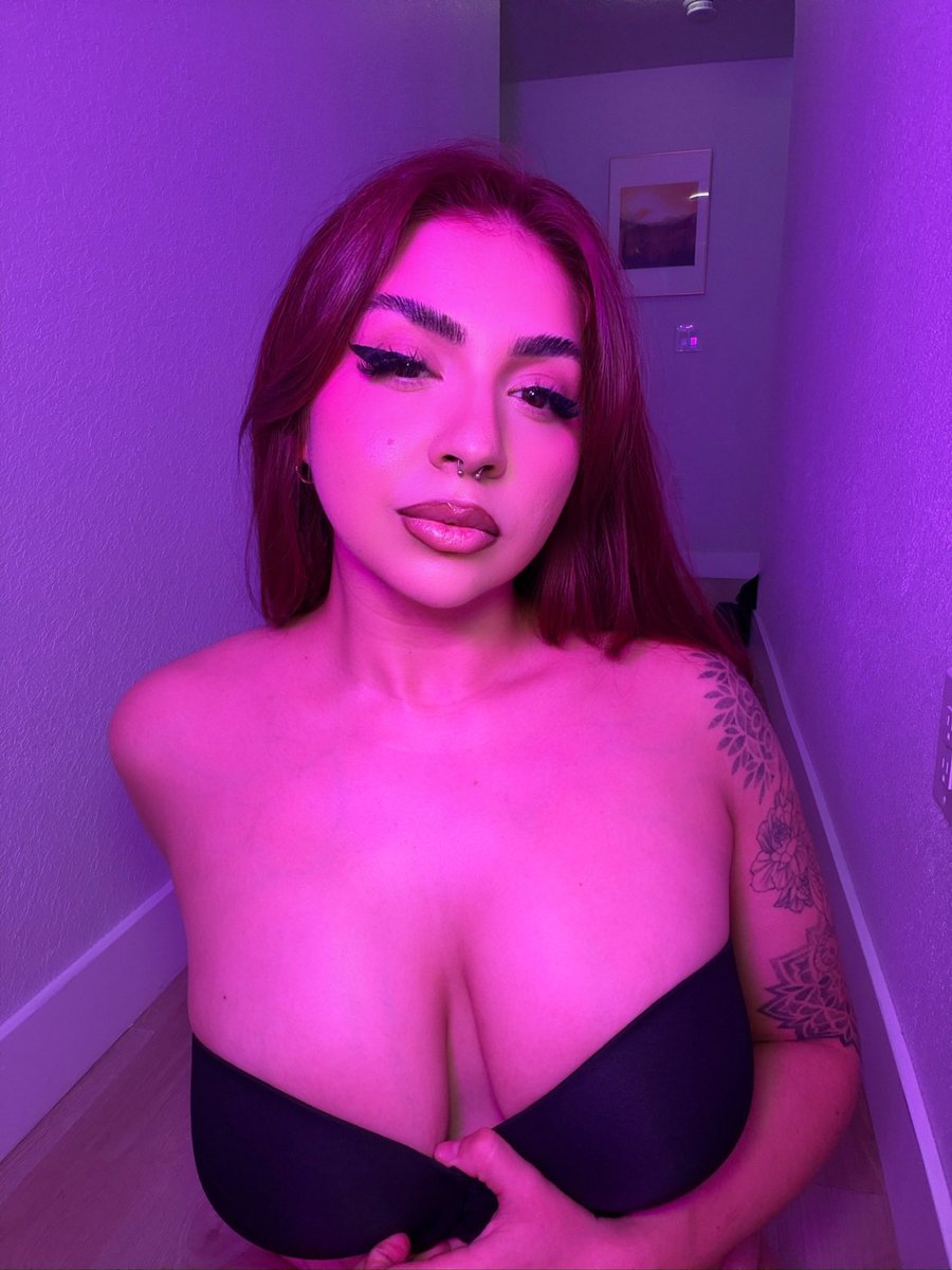 janet 🕸️🖤🔪 tweet media