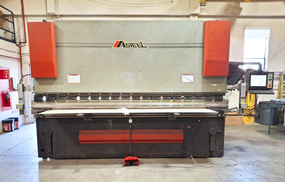 pressbrakesafe's tweet photo. We just finished Retrofitting Fiessler Automatic AKAS-2F laser safety system with a 3-position safety foot pedal and Fiessler light curtain for the back side of the press brake on a Masteel press brake.
#pressbrake #fiessler #fabrication #manufacturing https://t.co/hBa8LxriYb