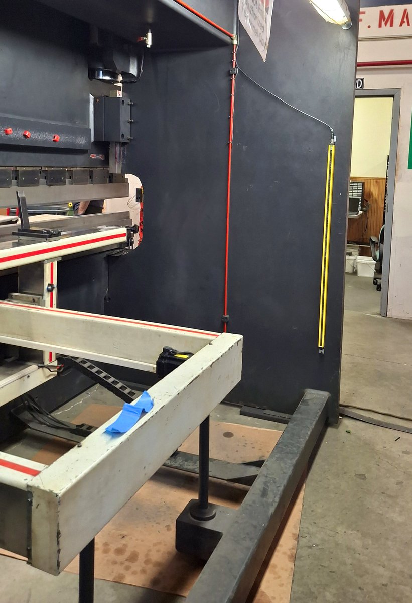 pressbrakesafe's tweet photo. We just finished Retrofitting Fiessler Automatic AKAS-2F laser safety system with a 3-position safety foot pedal and Fiessler light curtain for the back side of the press brake on a Masteel press brake.
#pressbrake #fiessler #fabrication #manufacturing https://t.co/hBa8LxriYb