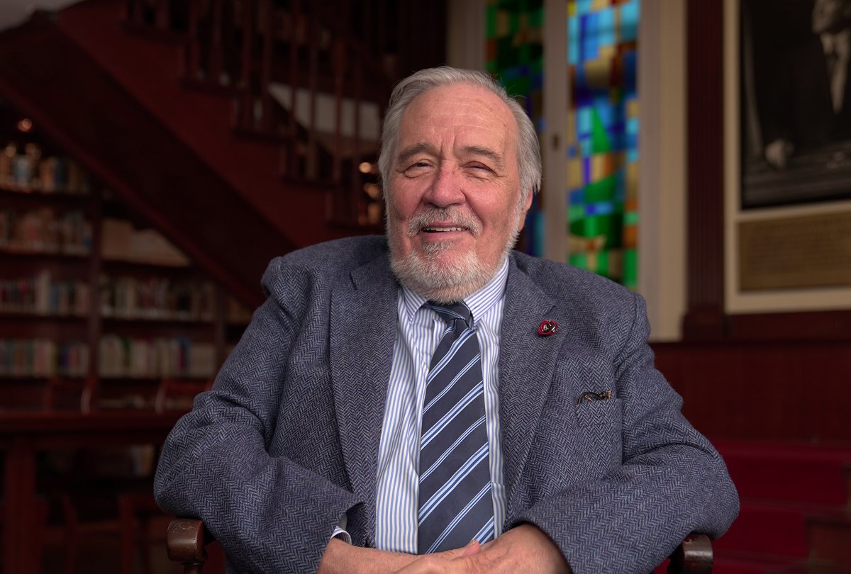 Gazeteci Atılgan Bayar:

“İlber Ortaylı’nın devletimize en büyük katkısını kimse bilmez. Ben açıklayacağım.

Kıbrıs müzakerelerinde çeviri oyunlarını tespit edip, tasdih ettirmemizi sağlayan odur.”