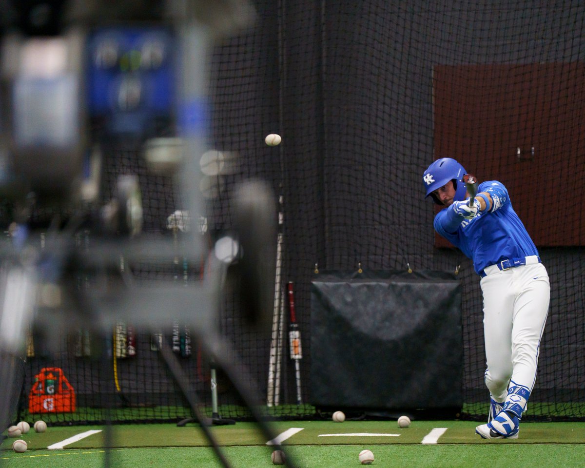UKBaseball's tweet photo. 📸 Pregame at KPP https://t.co/TUbk6LKV41
