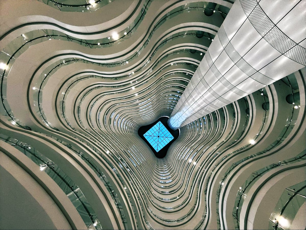 VijayEllaurie's tweet image. Photo challenge: “look up” 

I looked up and there it was, quiet beauty above me. 
#ceilings #skylights #atrium #architecture