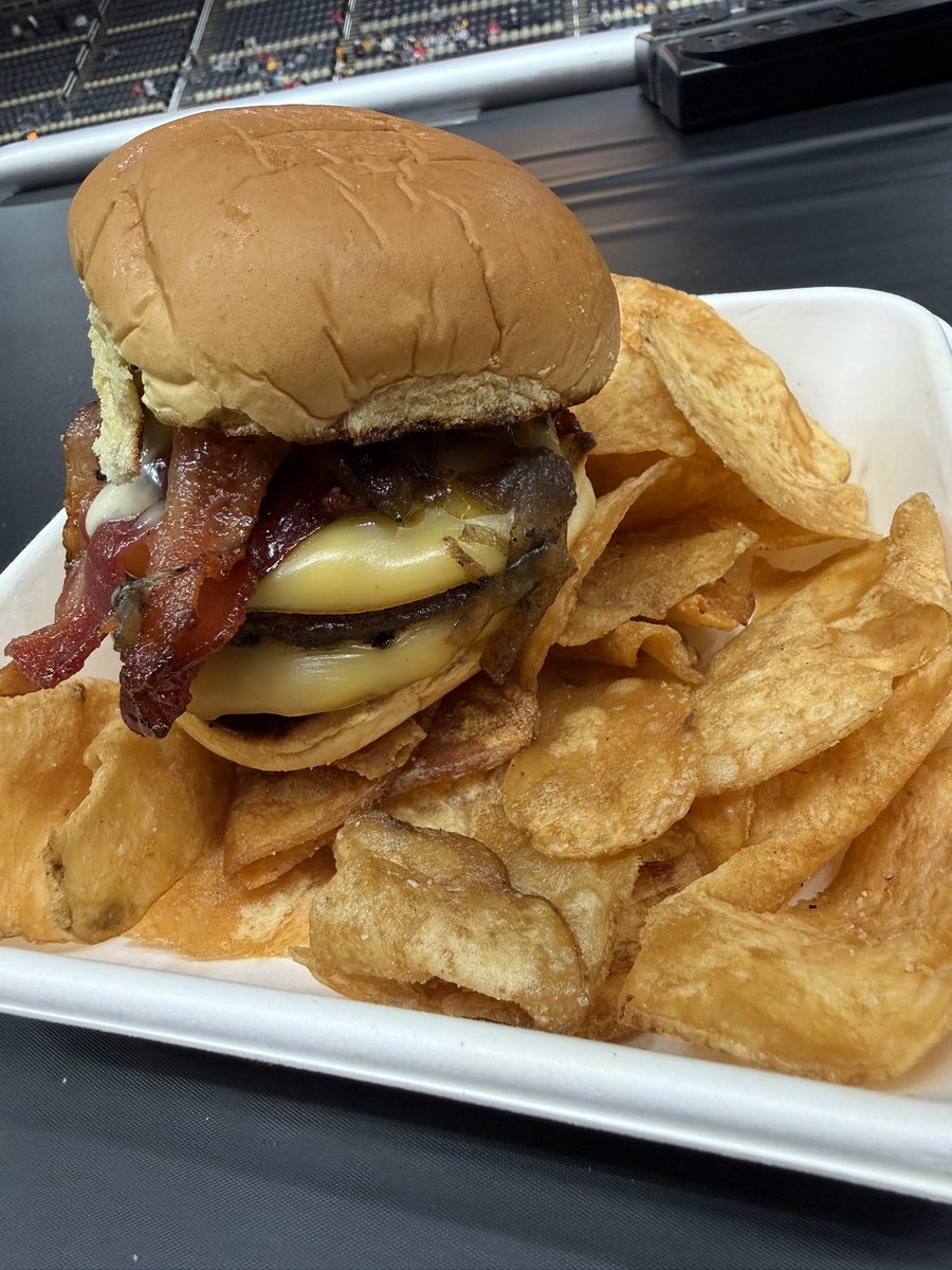 𝔸𝕕𝕒𝕞 𝔼𝕡𝕤𝕥𝕖𝕚𝕟 tweet media