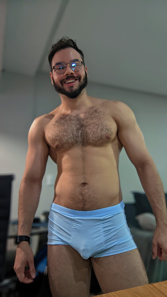 Nerdwithpecs tweet media