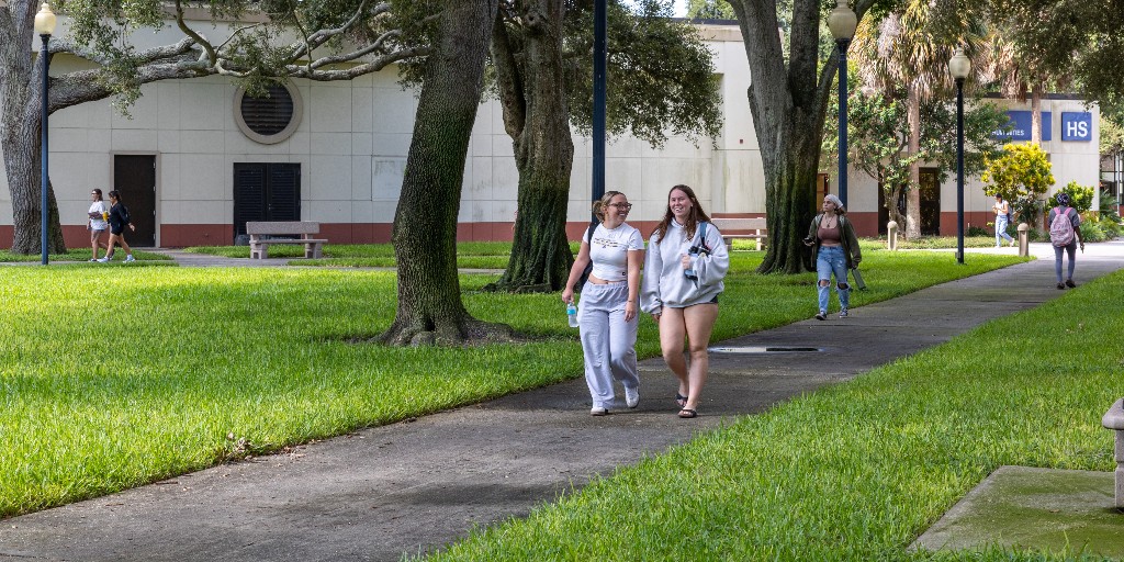 St. Petersburg College tweet media
