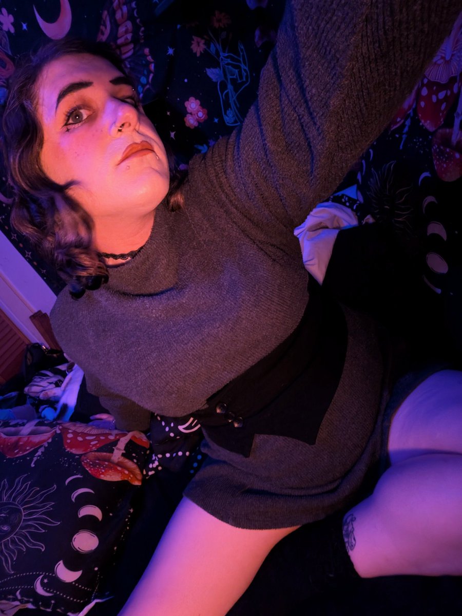 little✦green✦han tweet media