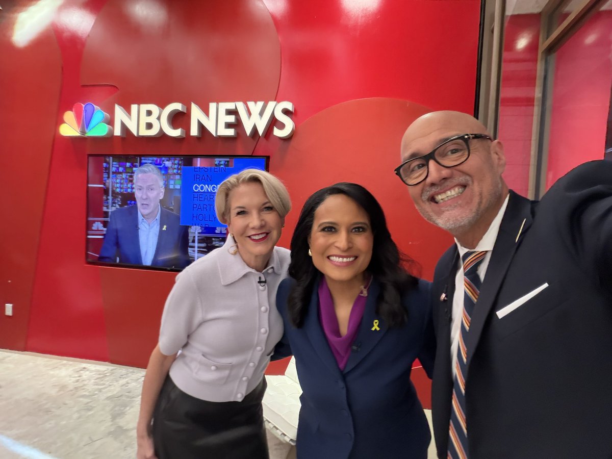 Chuck Rocha tweet media