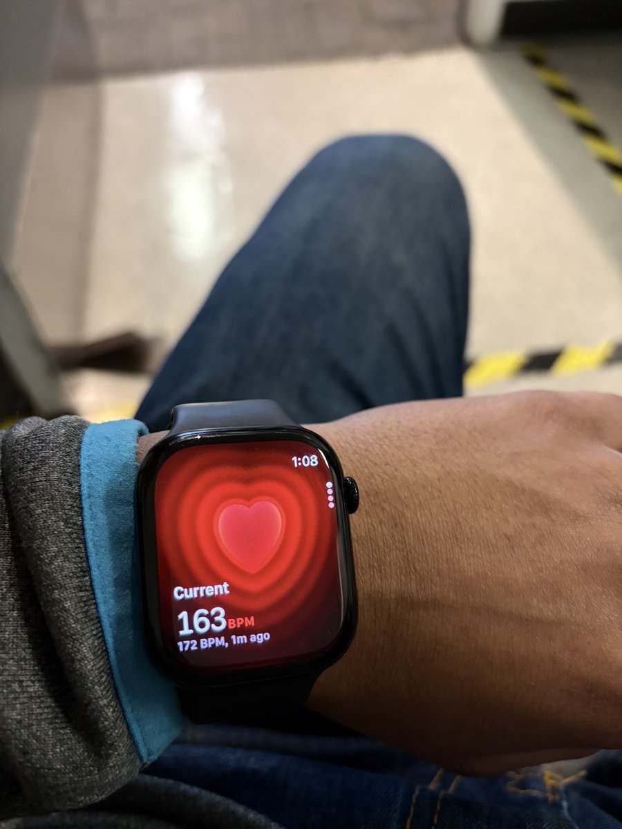 ʟ ᴀ ʀ ʀ ʏ tweet media