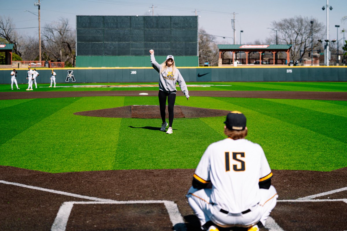 Go Shockers tweet media