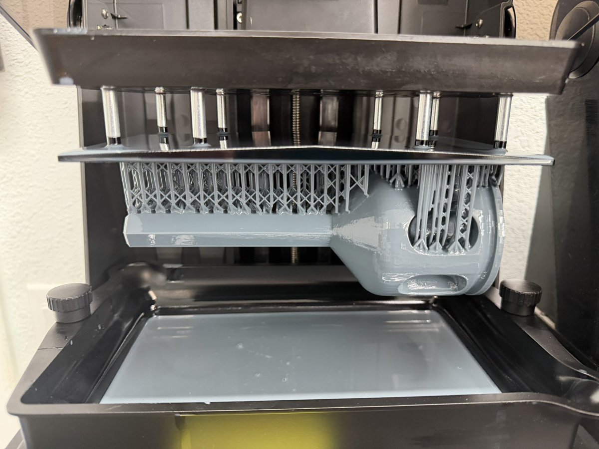 jstubbs110's tweet photo. Playing around with the 3D printers ! https://t.co/6RC1ZfQjJO