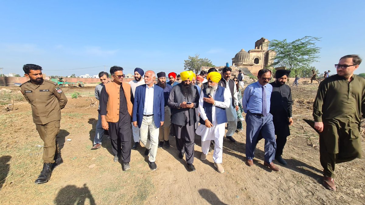 PWCAuthority_'s tweet photo. Conservation and Rehabilitation of Gurdwara Pehli Patshahi, Manak, Lahore, project of HR&MA 
Minister for Human Rights and Minorities Affairs, Mr Ramesh Singh Arora sb, along with the Director General of WCLA, Najmussaqib, visited the site today, to review the progress of the ongoing conservation work.