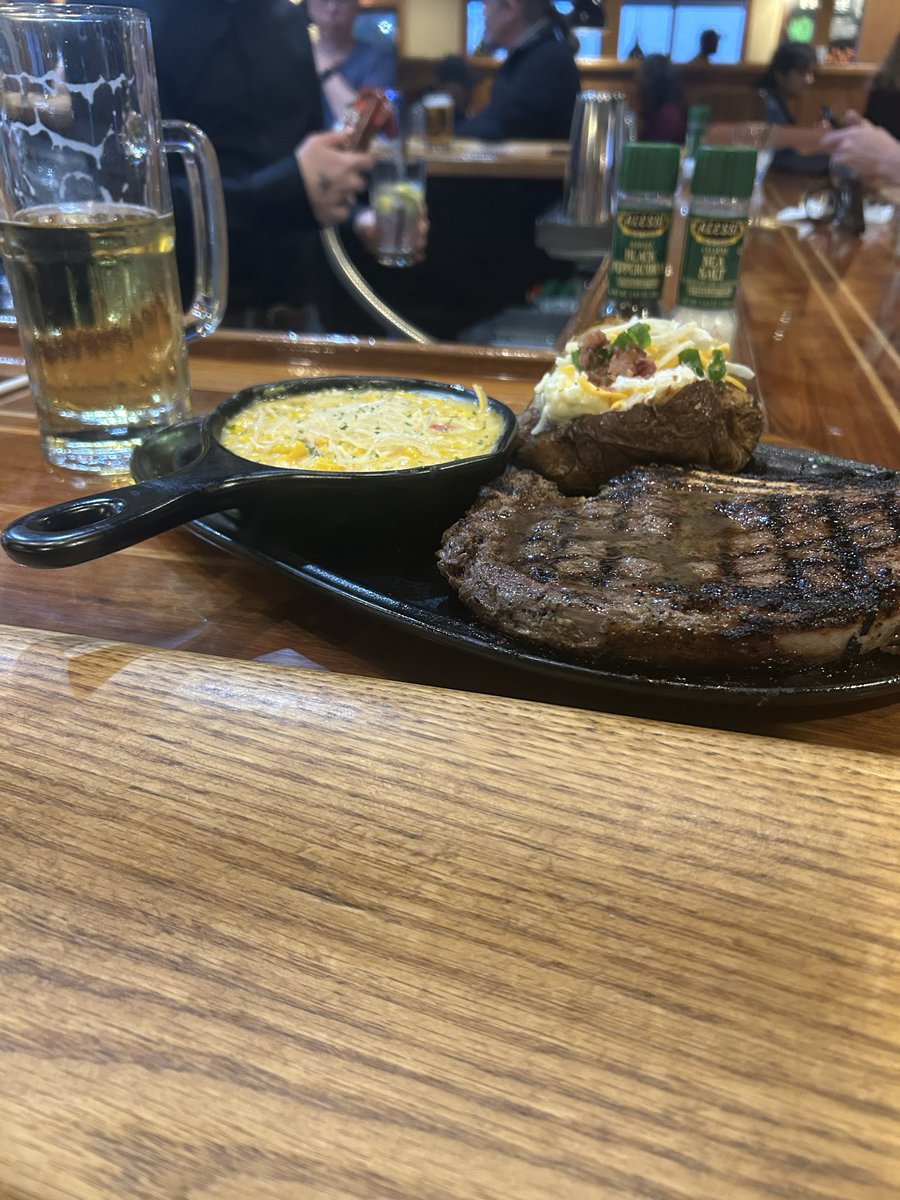 goobercock's tweet photo. #diningwithDavis https://t.co/e9ajrKzFS7