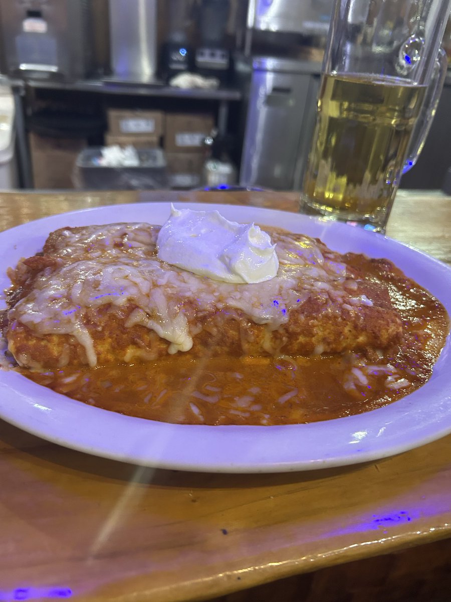 goobercock's tweet photo. #diningwithDavis https://t.co/e9ajrKzFS7