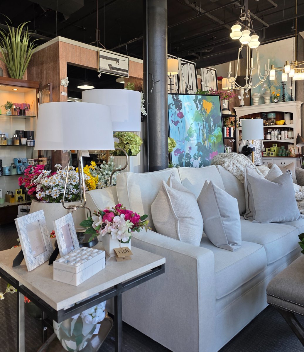 We popped in to say hello to the fresh spring finds at Studio 427… and to welcome the new owners, Jean and Ashley! 👋

If your space is ready for a spring refresh, this downtown shop is full of inspiration! See all the downtown spots to explore at bit.ly/46tOSSW