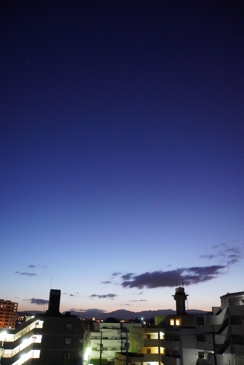 おはようございます
本日もよろしくお願いします😊
#朝空