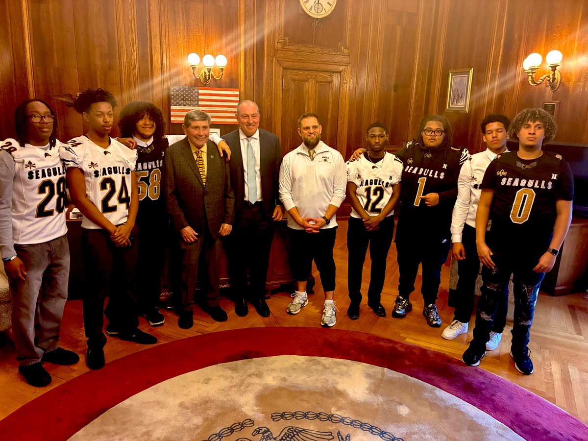 Chris App Jr tweet media