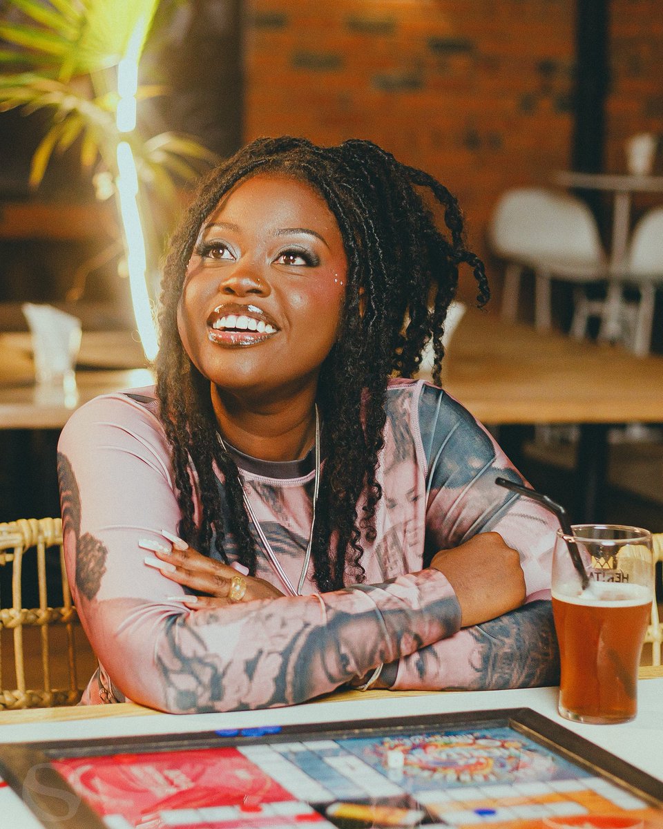 ᴇꜱꜱ ᴛʜᴇᴇ ʟᴇɢᴇɴᴅ 🍷 tweet media