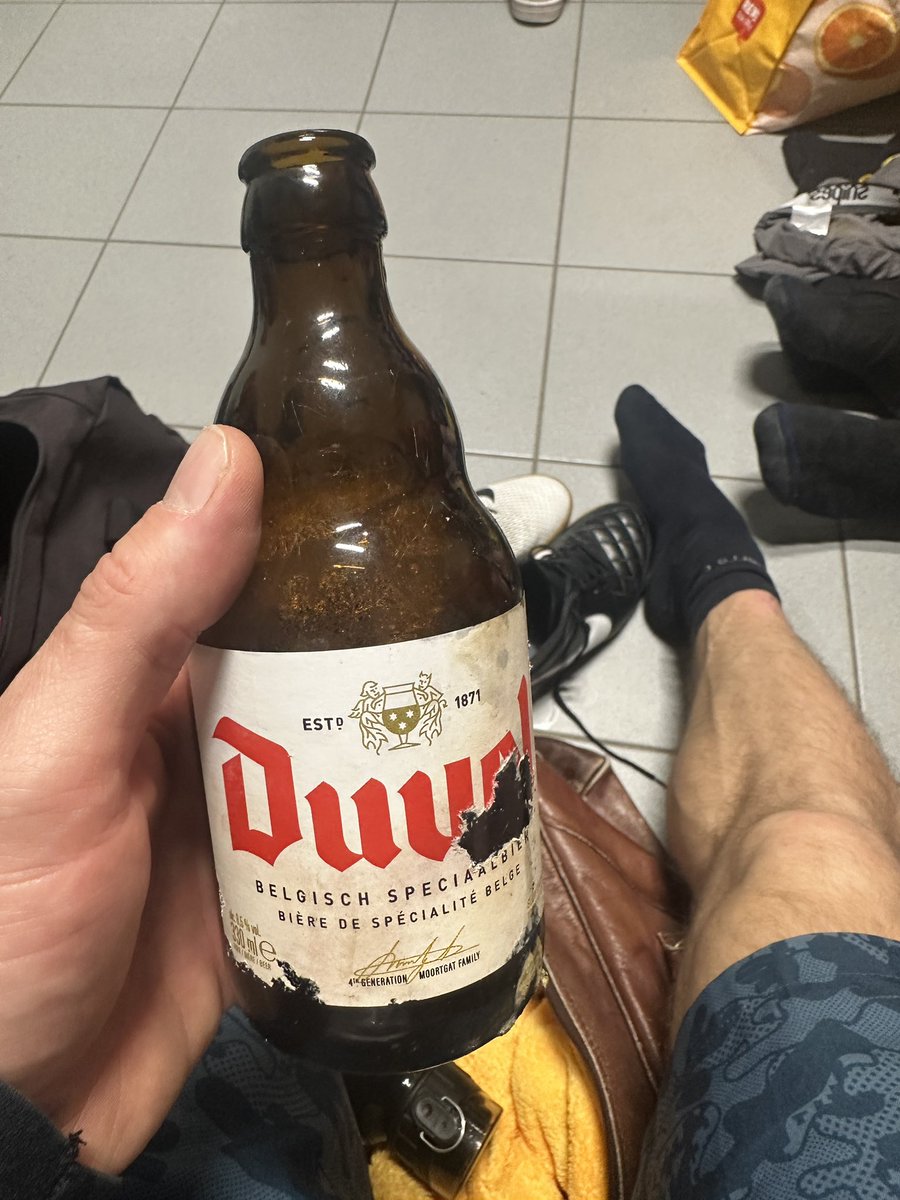 gummibierchen's tweet image. #PowerShower oder auch #Duschbier mit dem #BelgianStrongGoldenAle von @DuvelBelgium 🙃 Schön würzig und nun ab unter die Dusche 🍺 #DuvelMoortgat #Duvel #fussballbier #fussballundbier #Altmark #strongale #belgianstrongale #bierchen