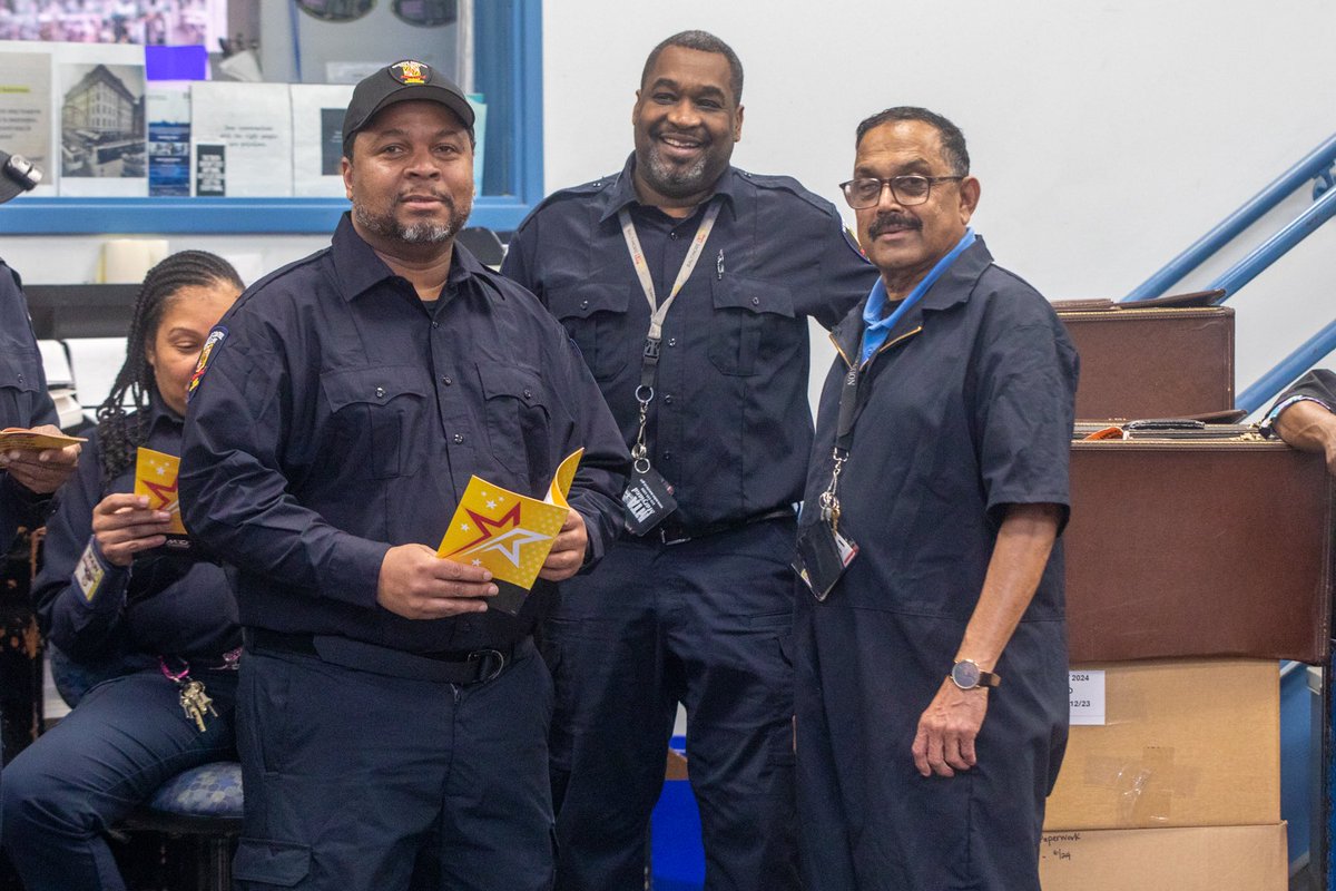 Holly Arnold tweet media