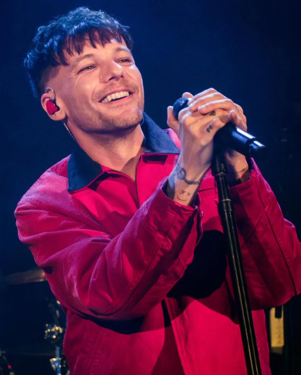 ⋆˚✿˖° esther ❯❯❯❯ ×͜× 卌 tweet media