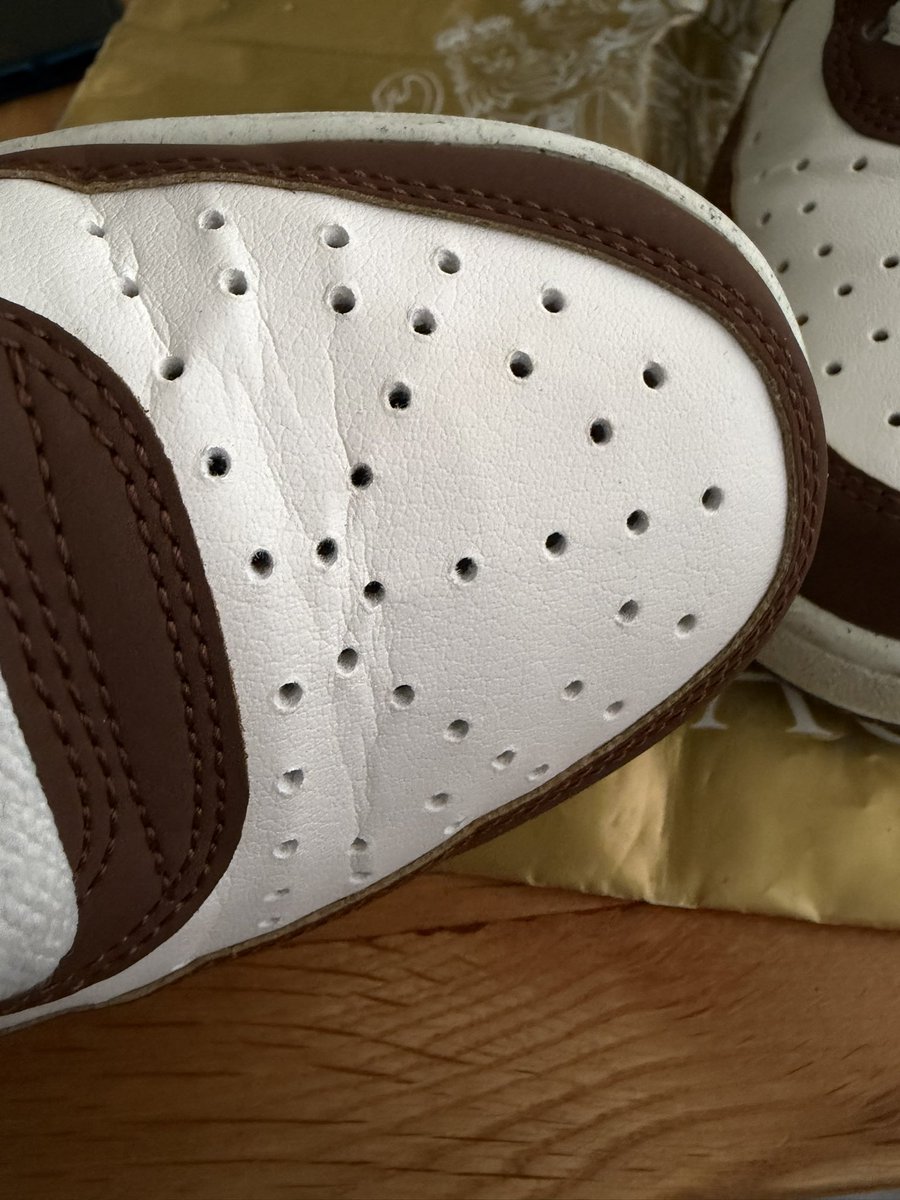 chazzyline's tweet photo. @nikelondon worn once and they look like this! Customer service won’t help and their reasoning, they are leather so they will crease over time. They are synthetic leather and worn for about 3 hours. https://t.co/vWlbkW2fwe