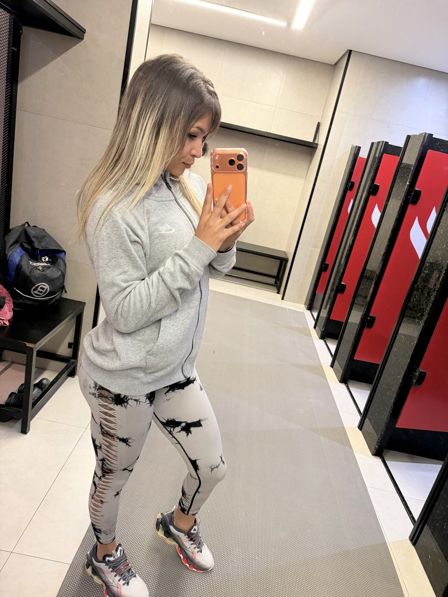 Laurafernandez tweet media