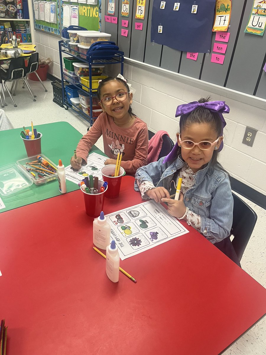 Angie Peña tweet media