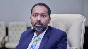 SNNSd24's tweet photo. في ذمتك ايهما اكثر احتراما وتقديرا ووطنيا ومتسقا مع شعبه ،،نورالدين صلاح الدين أو المجرم خالد سلك ،،،#الامارات_ترعي_الارهاب #كلاب_الامارات https://t.co/UP7VB3zQJj