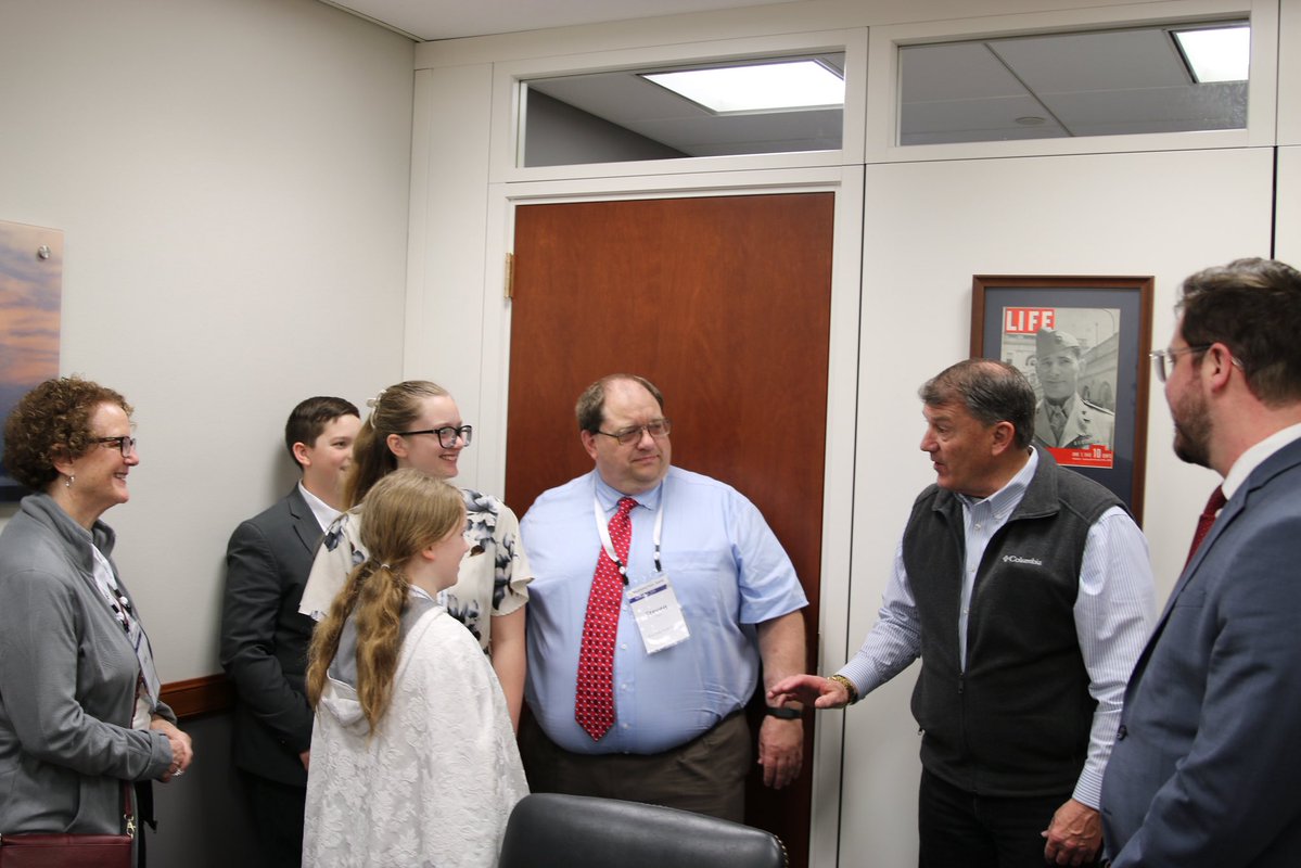 Senator Mike Rounds tweet media