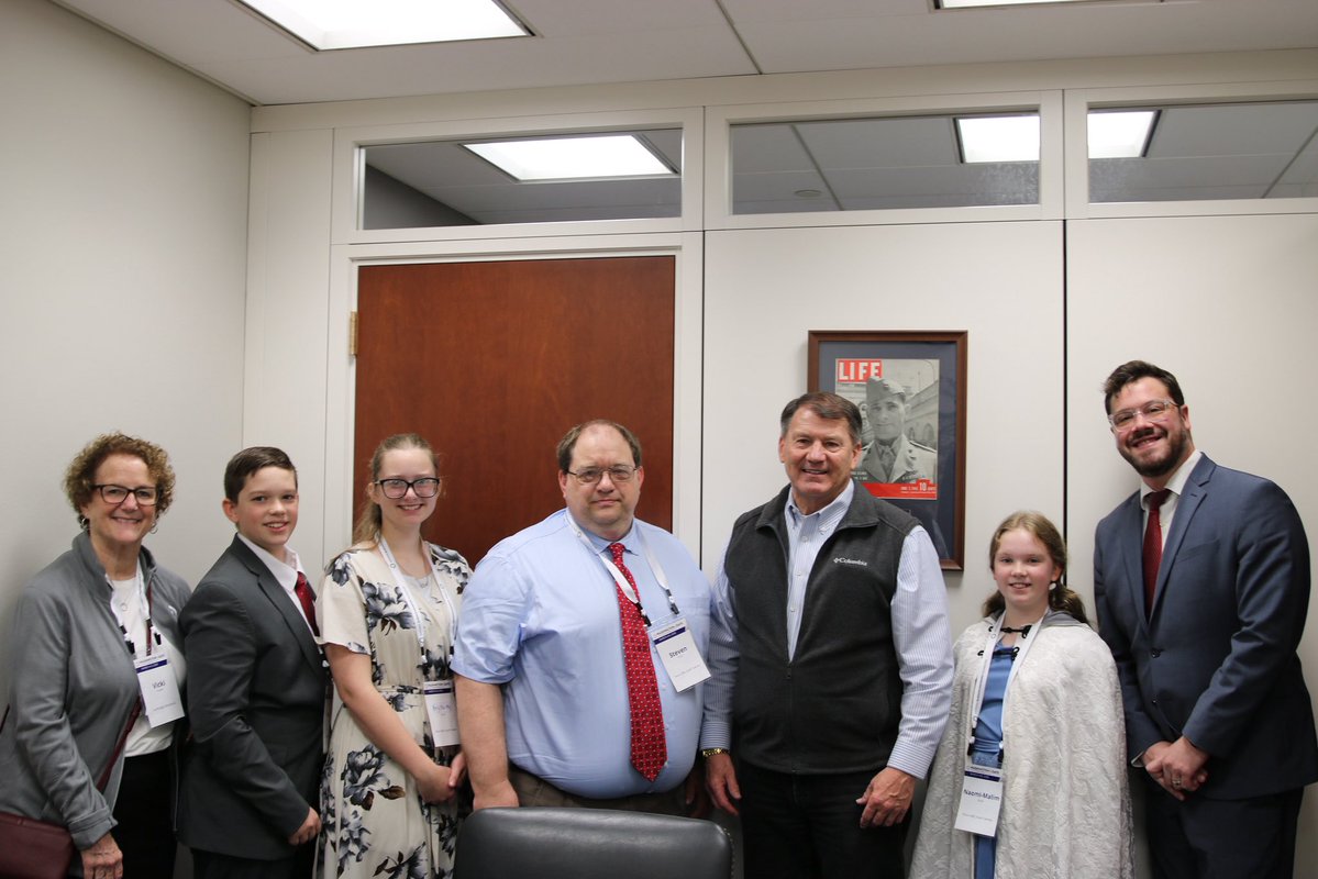 Senator Mike Rounds tweet media