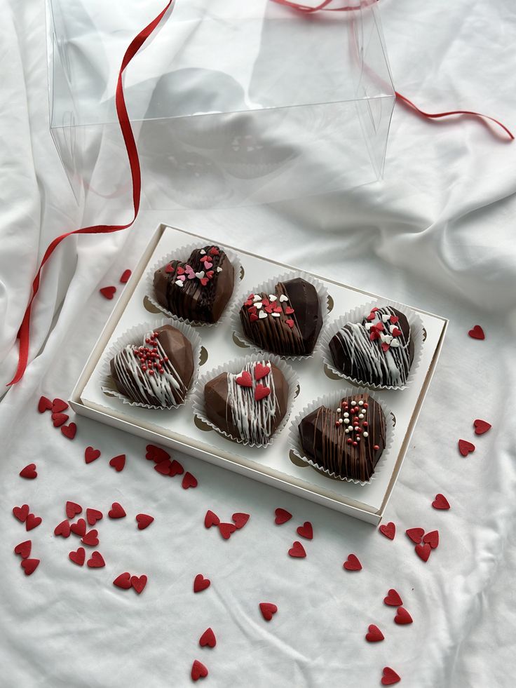 ofweallth's tweet photo. Hehe, tebak hari ini hari apa?

[ tersenyum sembari menyodorkan cokelat dan bunga kepada @intelegentia ] https://t.co/QIy6WHKoIa