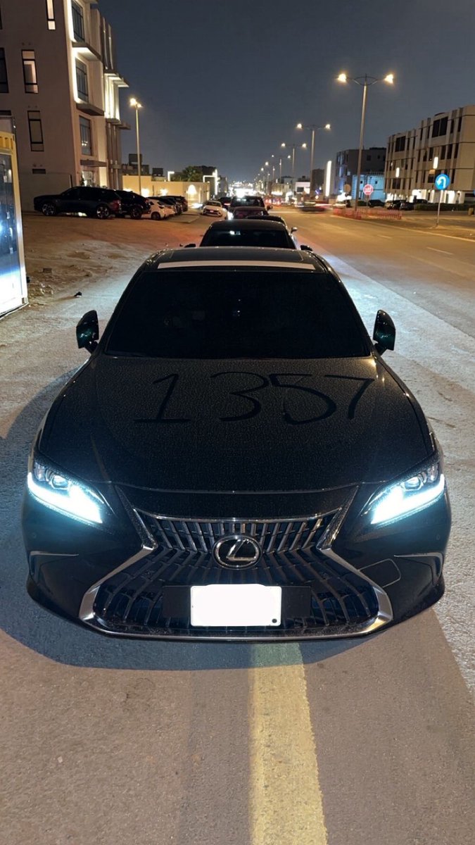 135xo's tweet photo. 4EVER https://t.co/Yn82Aniq0X