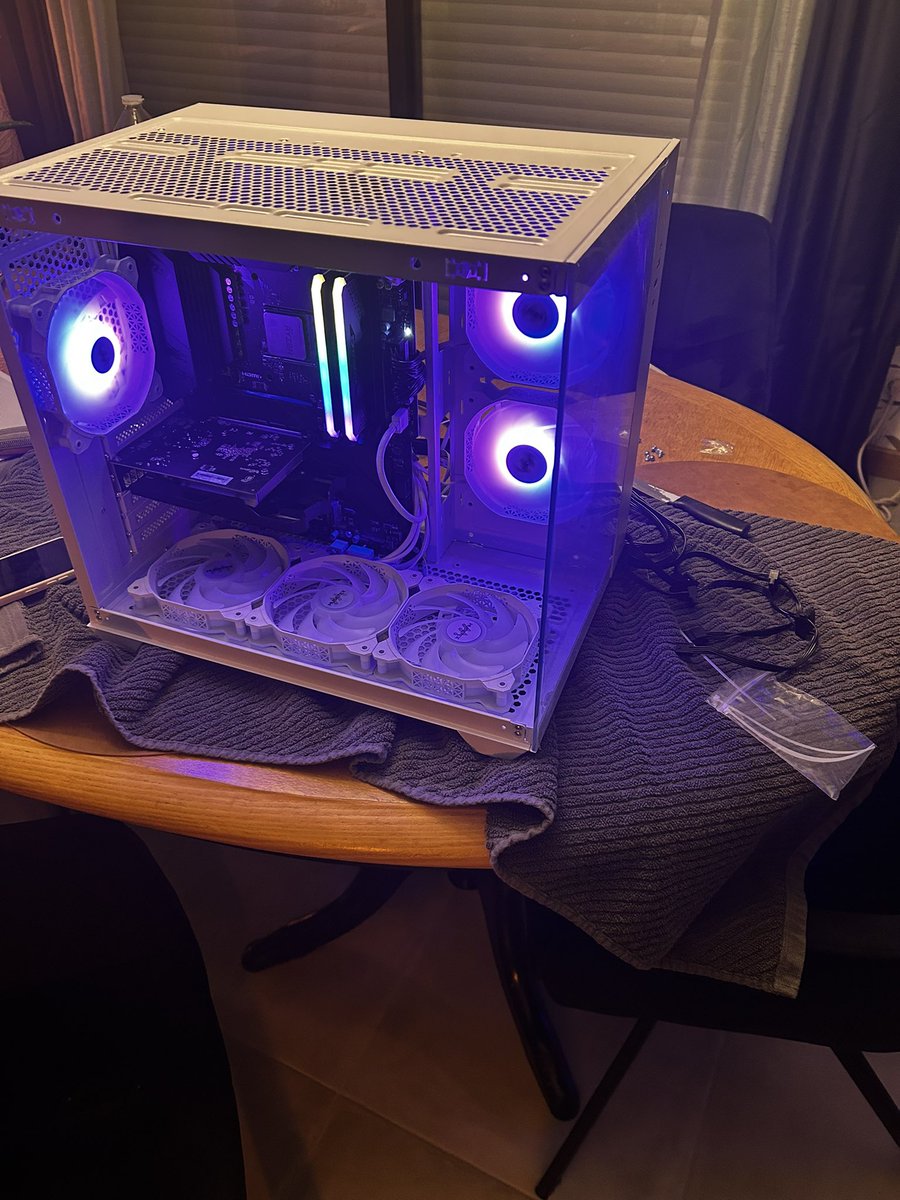 mathis_2709P tweet media