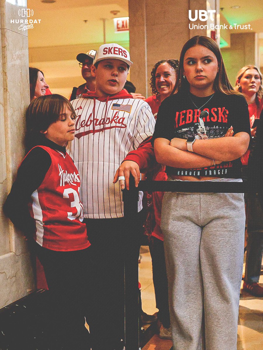 HurrdatSports's tweet photo. Husker fans are out in Chicago ready to cheer on Nebraska basketball in the Big Ten tournament. 👏 https://t.co/VLw4yvNDxW
