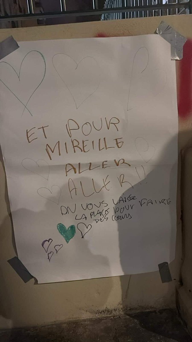 Après l'ombre vient la lumière.
Merci aux enfants qui nous ont fait ces très chouettes dessins.
Dimanche, on vote Mireille Damiano contre les fachos.
#NiceFrontPopulaire ✊❤️