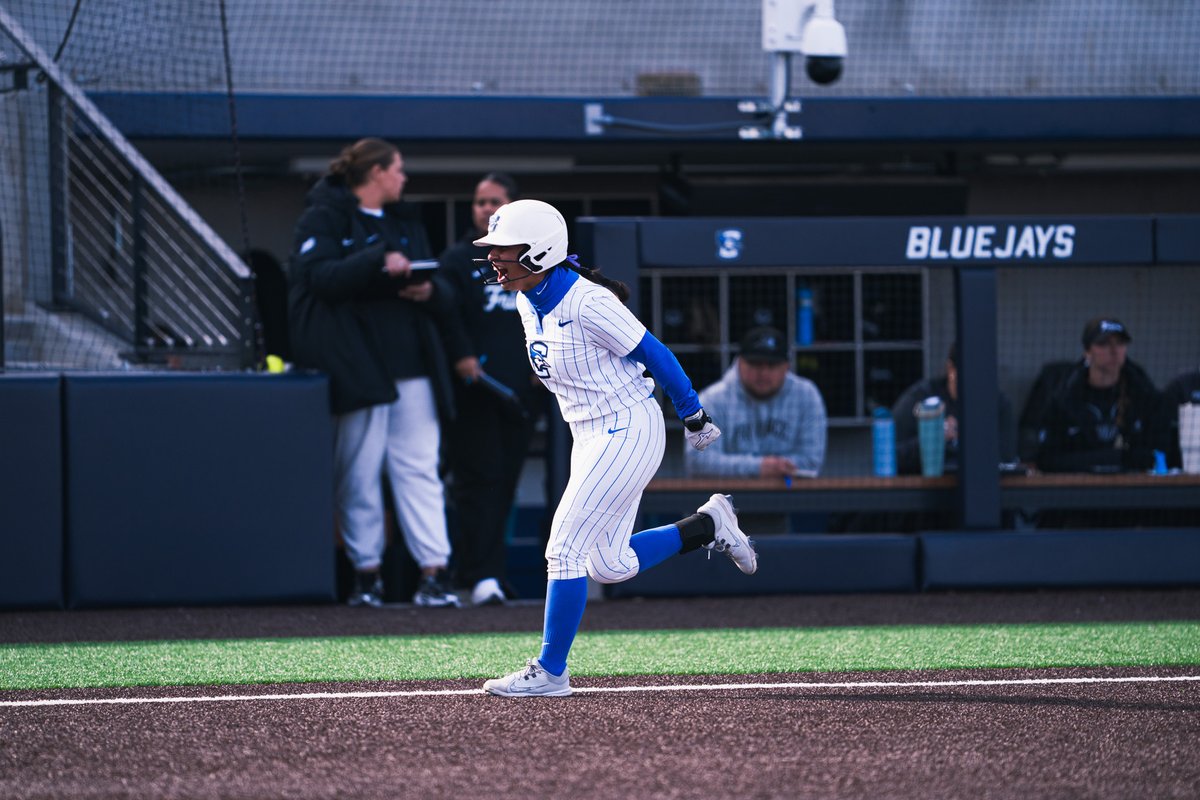 BluejaySoftball's tweet photo. See yah, ball! 😤
#GoJays x @ErikaPerez2022 https://t.co/h7iebbAj5H