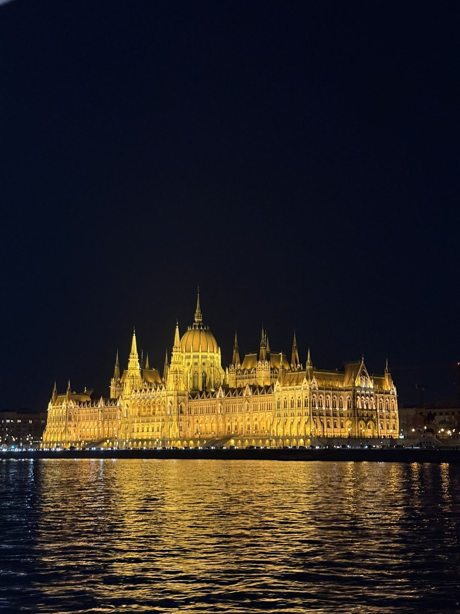 no me voy a cansar en la vida de venir a Budapest, es perfecta