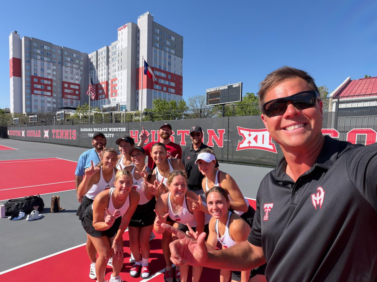 TexasTechWTEN's tweet photo. Selfie time 🧀 

#WreckEm https://t.co/jPTbIVUmLx