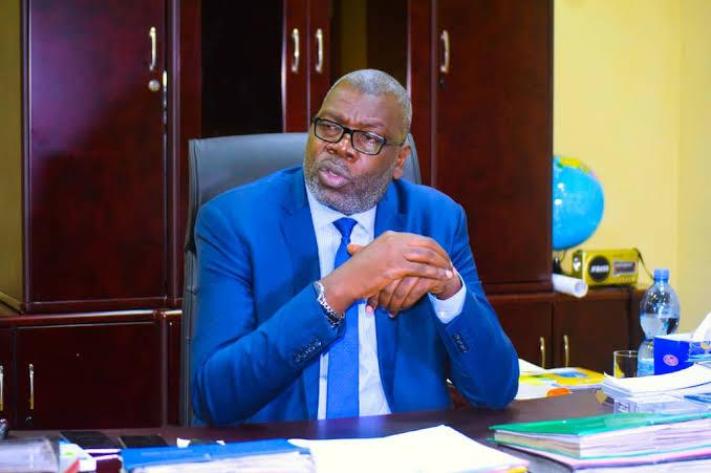 mediacongo's tweet photo. #Kasai: L'ancien gouverneur, Dieudonné #Pieme, poursuit la province en justice pour réclamer ses émoluments et indemnités de sortie impayés. Ses avocats dénoncent une discrimination, d'autres mandataires ayant été régularisés
https://t.co/iL8vLxHCTZ https://t.co/d8Ep0t918y