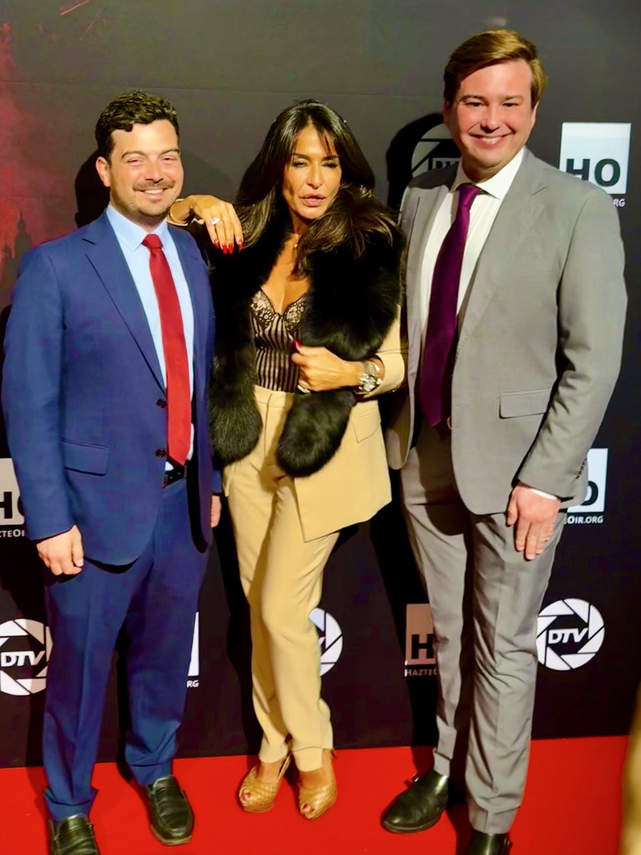 Noche de estreno en el Palacio de la Prensa de Madrid. Enhorabuena <a href="/hazteoir/">HazteOir.org</a> y Distrito TV.