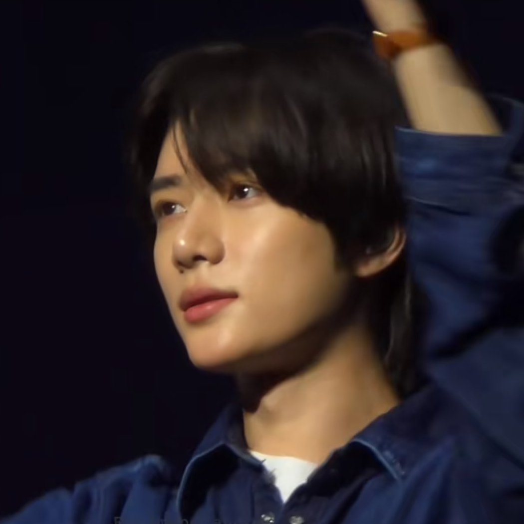 ghostingsoobin's tweet photo. small appreciation post for beomgyu's honey skin because without any filter he is even more gorgeous than he already is 🧸 https://t.co/Tu8Qzml8gi