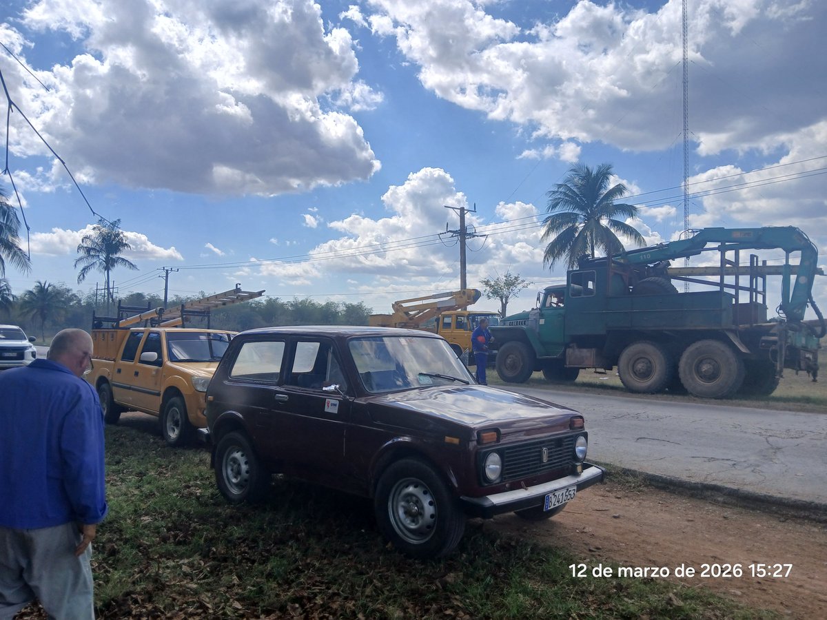 Se ejecutan acciones de instalación a la 33 kv con el objetivo de conectar la EB San Lorenzo y asegurar el abasto de agua al Hospital Provincial Antonio Luaces Iraola bajo las condiciones energéticas que enfrenta el país. #INRHCuba #LatirAvileño